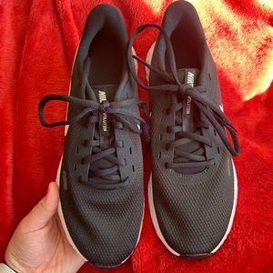 Brand new Nike revolutions size 9